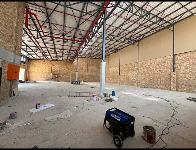 1,648M² WAREHOUSE FOR SALE IN MULDERSDRIFT